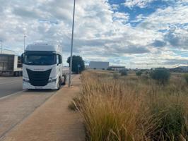 Se vende parcela junto el centro logístico Amazon photo 0