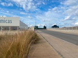Se vende parcela junto el centro logístico Amazon photo 0