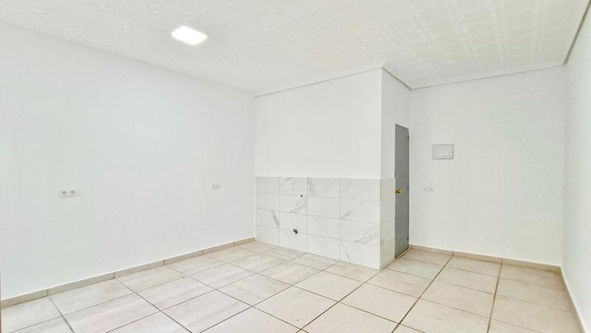 Local en venta en Zona Barranquet photo 0