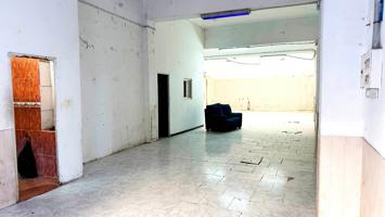 Se vende local céntrico en Vila-real, 152 m². photo 0