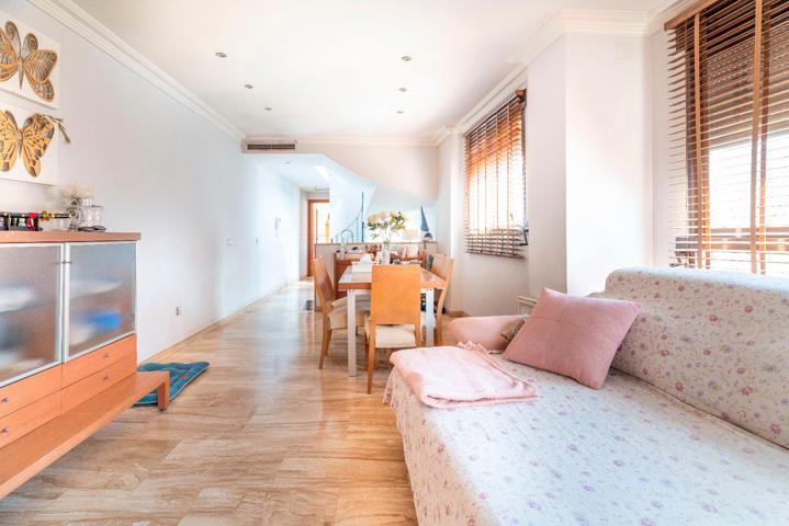 Casa luminosa en Burriana con 4 habitaciones, 4 baños y garaje photo 0