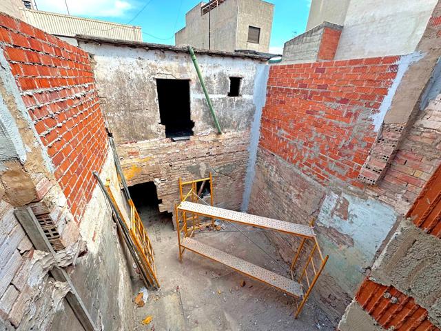 Casa de 2 plantas y 150m² para reformar en Vila-real photo 0