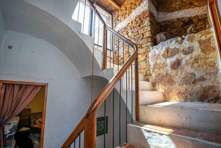 Casa con encanto en Albocàsser con terraza y buhardilla photo 0