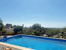 Chalet con piscina y parcela de 1.300m² en urbanización de Onda photo 0