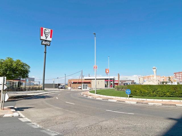 Local comercial en alquiler 3500 m² con parking en Vila-real photo 0