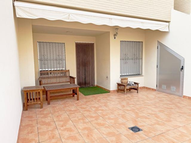 Adosado en Almazora con piscina comunitaria y garaje photo 0