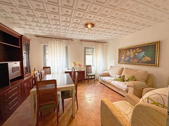 Piso en Valencia junto al Hospital La Fe con 2 habitaciones dobles photo 0