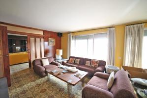 Piso señorial en Plaza Mayor de Vila-real con terrazas y ascensor photo 0