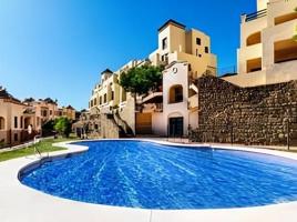 Piso En venta en Estepona photo 0