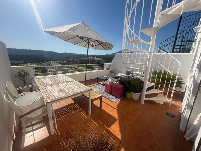  Ático En venta en Estepona photo 0