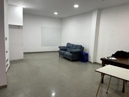 Gran Bajo Comercial en Venta en el Centro de Vinalesa photo 0