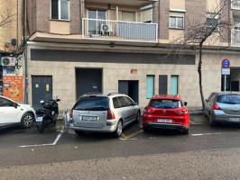 Bajo comercial con gran potencial en Calle Pedro Cabanes Valencia photo 0