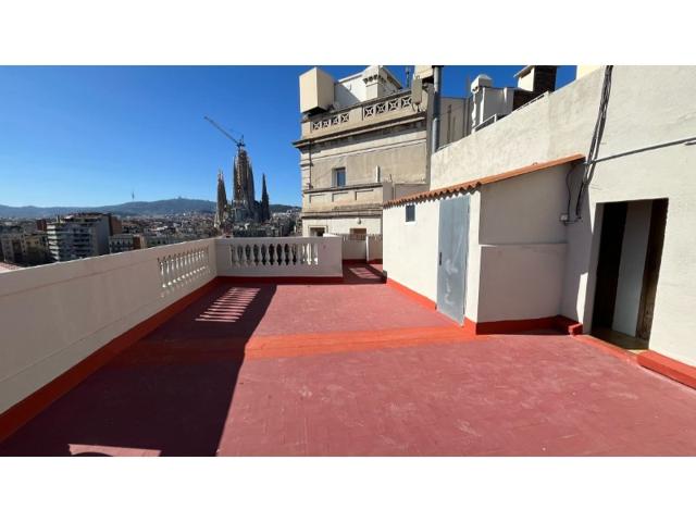 Piso En venta en Barcelona photo 0