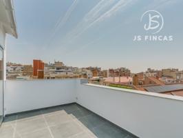  Ático En venta en Barcelona photo 0