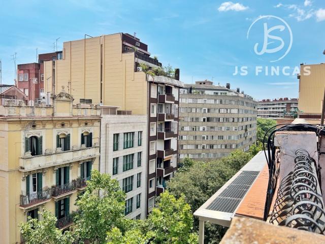  Ático En venta en Barcelona photo 0