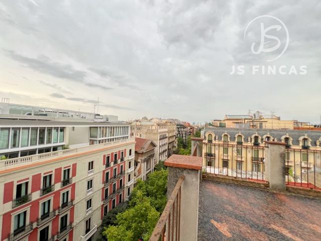  Ático En venta en Barcelona photo 0