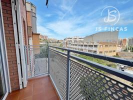 Dúplex En venta en L'Hospitalet De Llobregat photo 0
