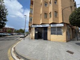 Amplio local comercial con licencia de restaurante en venta en Cambrils photo 0