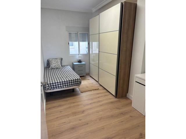 Habitación piso REFORMADO Zapillo photo 0