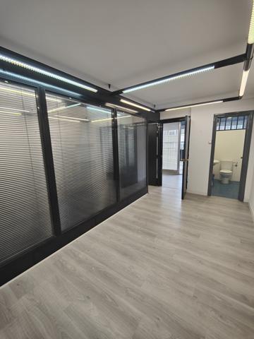 Oficina En venta en Plaza Del Cedro, Donostia-San Sebastián photo 0