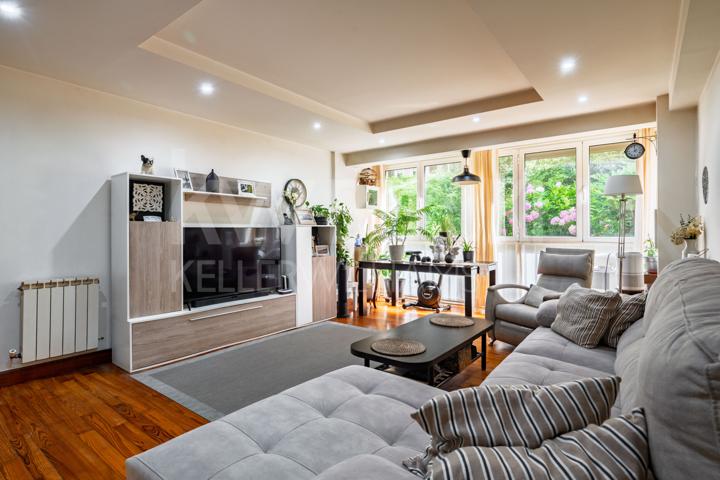 Piso En venta en Lauaizeta, Donostia-San Sebastián photo 0
