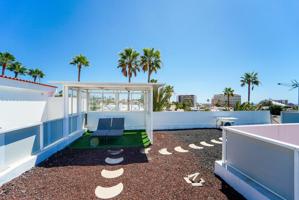 ¡Bungalow único y totalmente independiente en el centro de Playa del Inglés con azotea! photo 0