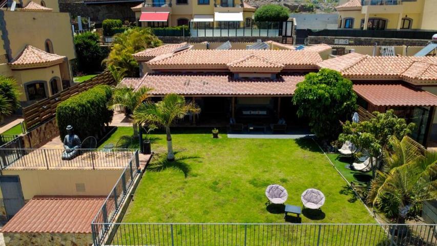 Villa exclusiva de 6 dormitorios ! Zona segura, gran terreno, y gimnasio privado ! photo 0