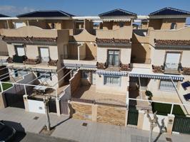 Adosada en Venta en Torre De La Horadada Alicante photo 0
