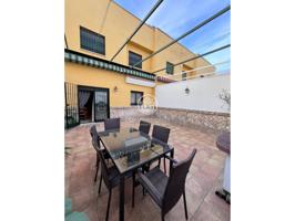 Alquiler de casa adosada en Arco Norte con patio y piscina comunitaria photo 0
