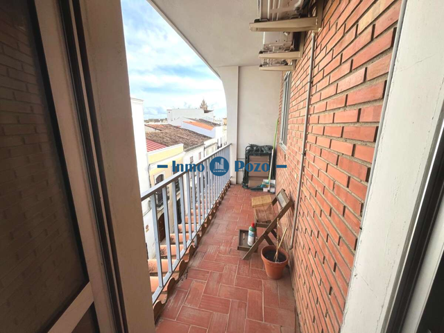 🏢 ¡Oportunidad en Calle Zurbarán! Piso de 4 habitaciones, 2 baños, ascensor y listo para entrar a vivir – 69.000 € photo 0