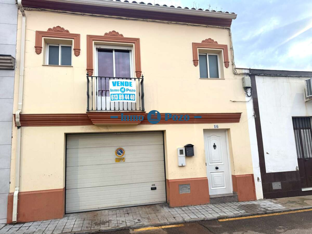 🏡 ¡Impresionante casa dúplex en Aceuchal con Cochera– 320 m²! 🏡 photo 0