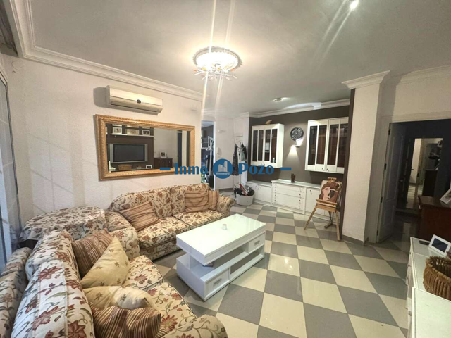 ¡Amplio y elegante piso en el centro de Almendralejo a la venta! photo 0
