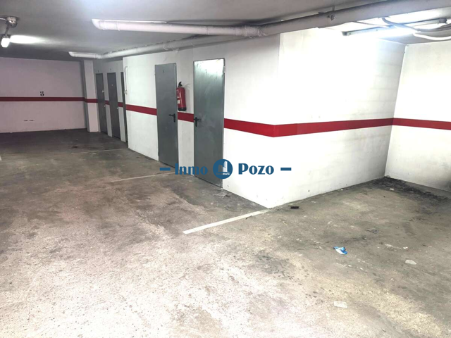 🚗🏠 ¡Gran oportunidad! Garaje completo en venta en Calle Primero de Mayo 🔑 photo 0