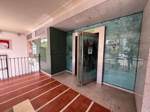 🏢 Local comercial en zona céntrica – Amplio y versátil 🔑 photo 0