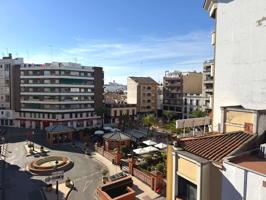🏙️ ¡Piso en pleno centro de Almendralejo por solo 99.900 €! 3 habitaciones | 2 baños | 110 m² | Ascensor | Aire acondicionado photo 0