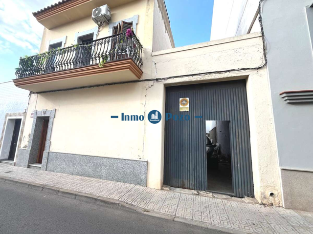 🏡 ¡Casa única con nave y sin vecinos por solo 125.900 €! 4 habitaciones | 1 baño | Patio | Terraza | Nave de 180 m² photo 0