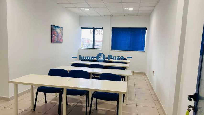 📢 ¡OFICINAS EN VENTA JUNTO AL CAMPO DE FUTBOL! 🏢✨ photo 0