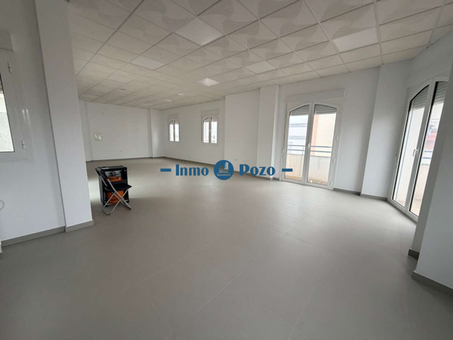 📍 ¡ALQUILER DE LOCAL EN PRIMERA PLANTA ! 🏪✨ photo 0