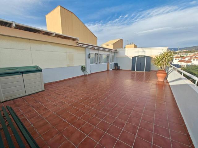 A la venta atico en Velez Malaga (Urb Limonar) photo 0