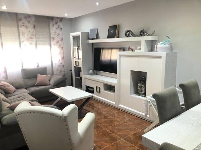 Triplex En venta en Adra photo 0