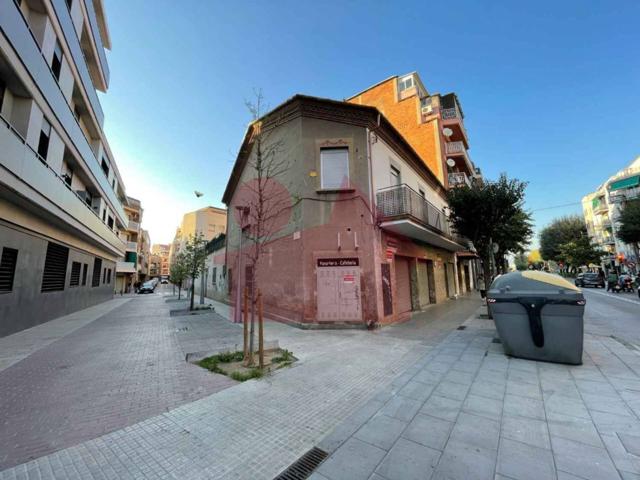 LOCAL CON MUCHA VISIBILIDAD EN LA LLAGOSTA photo 0