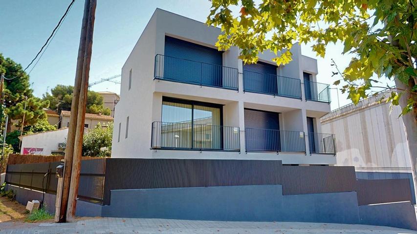 Unifamiliar adosada - Tiana photo 0