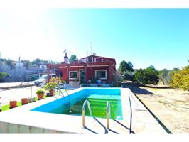 Villa En venta en Monserrat photo 0