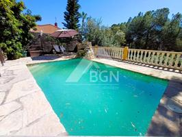 Tu oasis privado a un paso de Valencia: chalet con piscina, jardín y vistas despejadas en Sierra Perenchiza photo 0