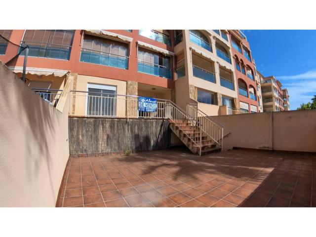 Apartamento planta bajo, con 3 dormitorios, 2 baños, cocina independiente, terraza y jardin privado. photo 0