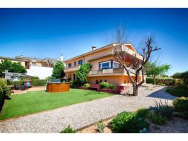 Un chalet ideal en Porqueres: espacio, confort y diversión en cada rincón photo 0