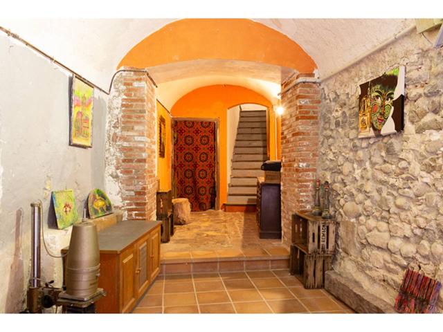 CASA DE PUEBLO EN BESALÚ photo 0