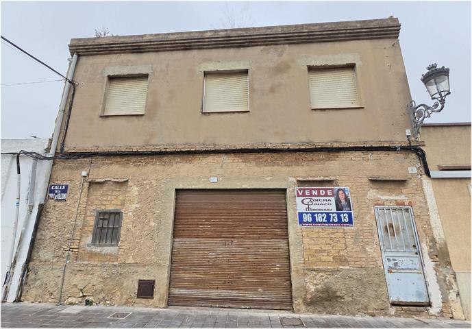 Casa - almacén con gran jardín en venta en Benimàmet (Valencia), ideal como almacén ahora y como inversión de solar a futuro. photo 0