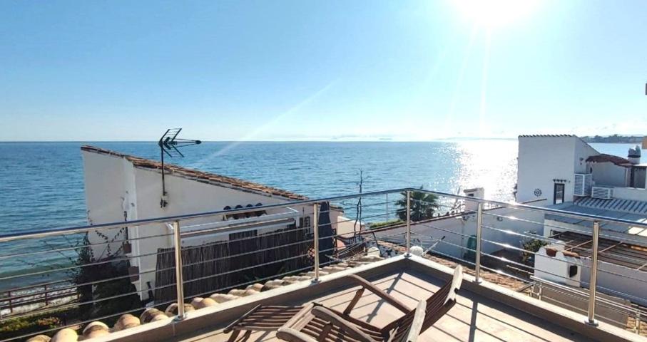 Casa con terraza y vistas al mar photo 0