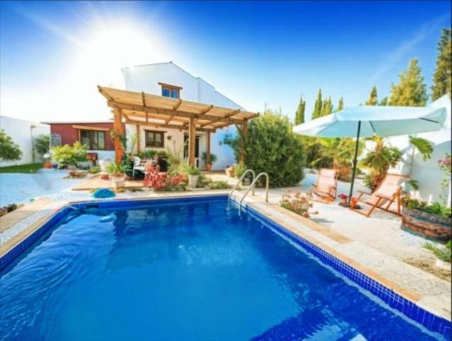 Villa con piscina y vistas al mar photo 0